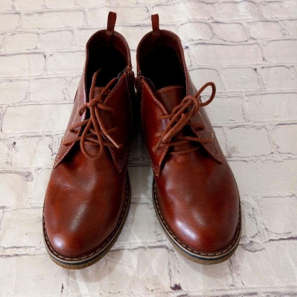 2Y Boys Wonder Nation Brown Chukka Dress Shoe w/side zipper